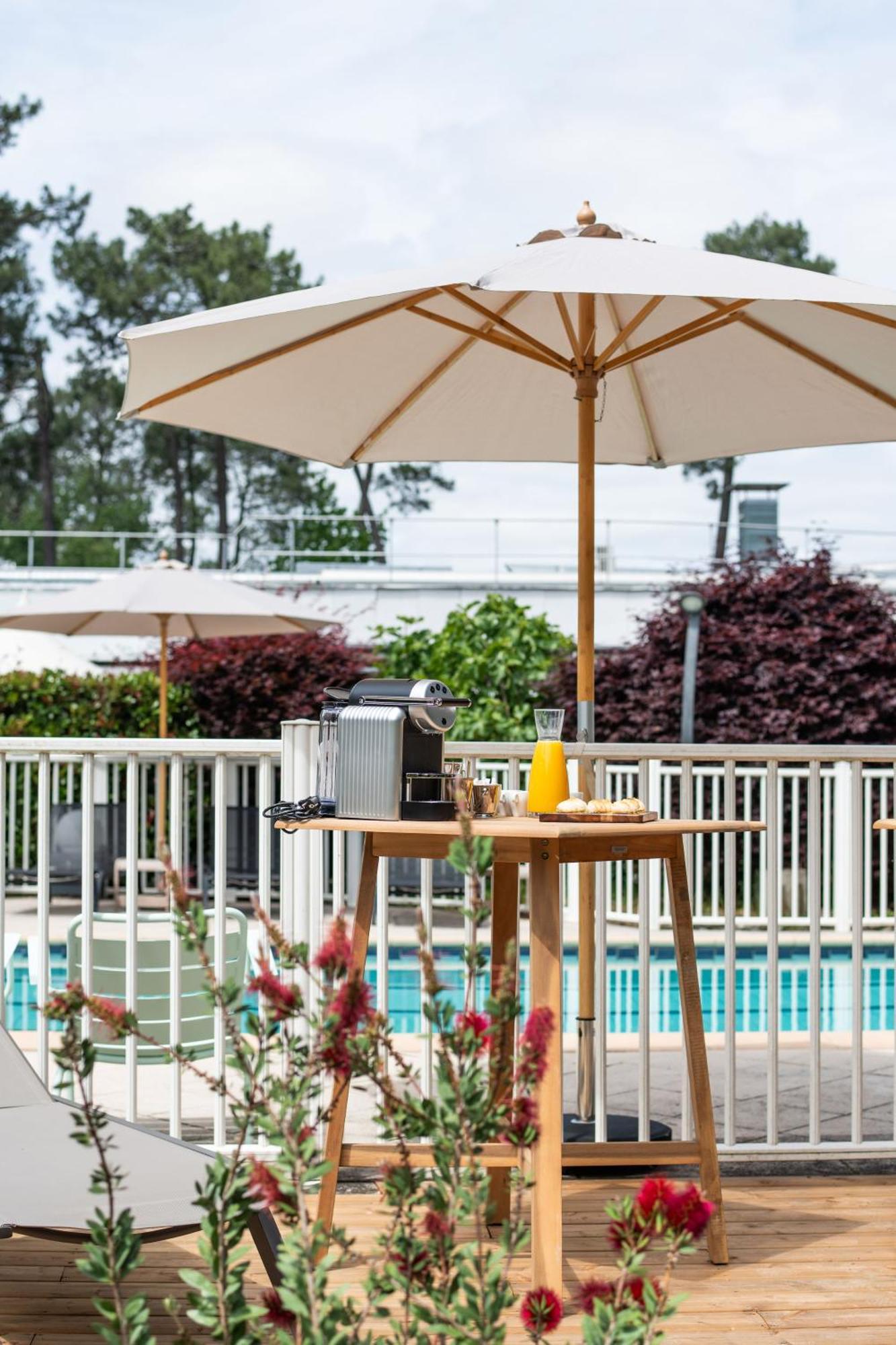Novotel Bordeaux Merignac Exterior photo